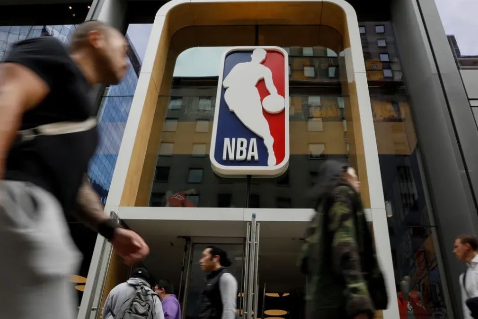 El marketing y el éxito comercial del logo de la NBA con la imagen del legendario Jerry West