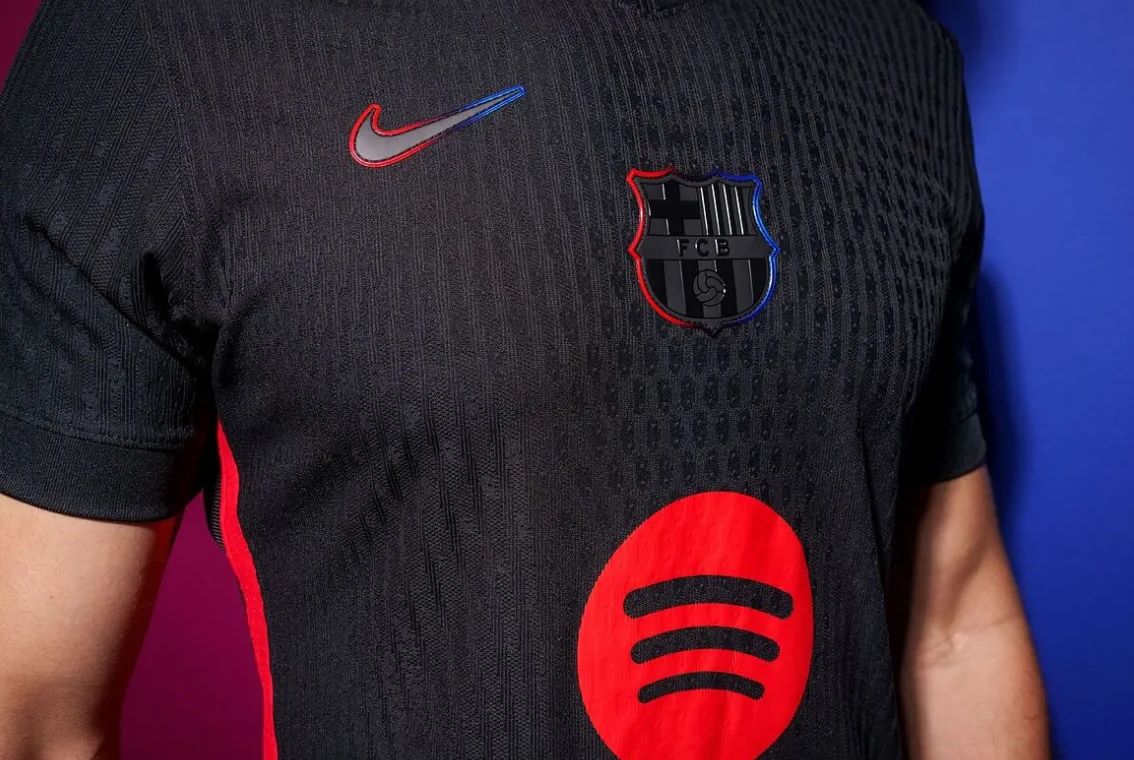 Un branding y un diseño innovador y de excelencia para la nueva camiseta negra del Barça